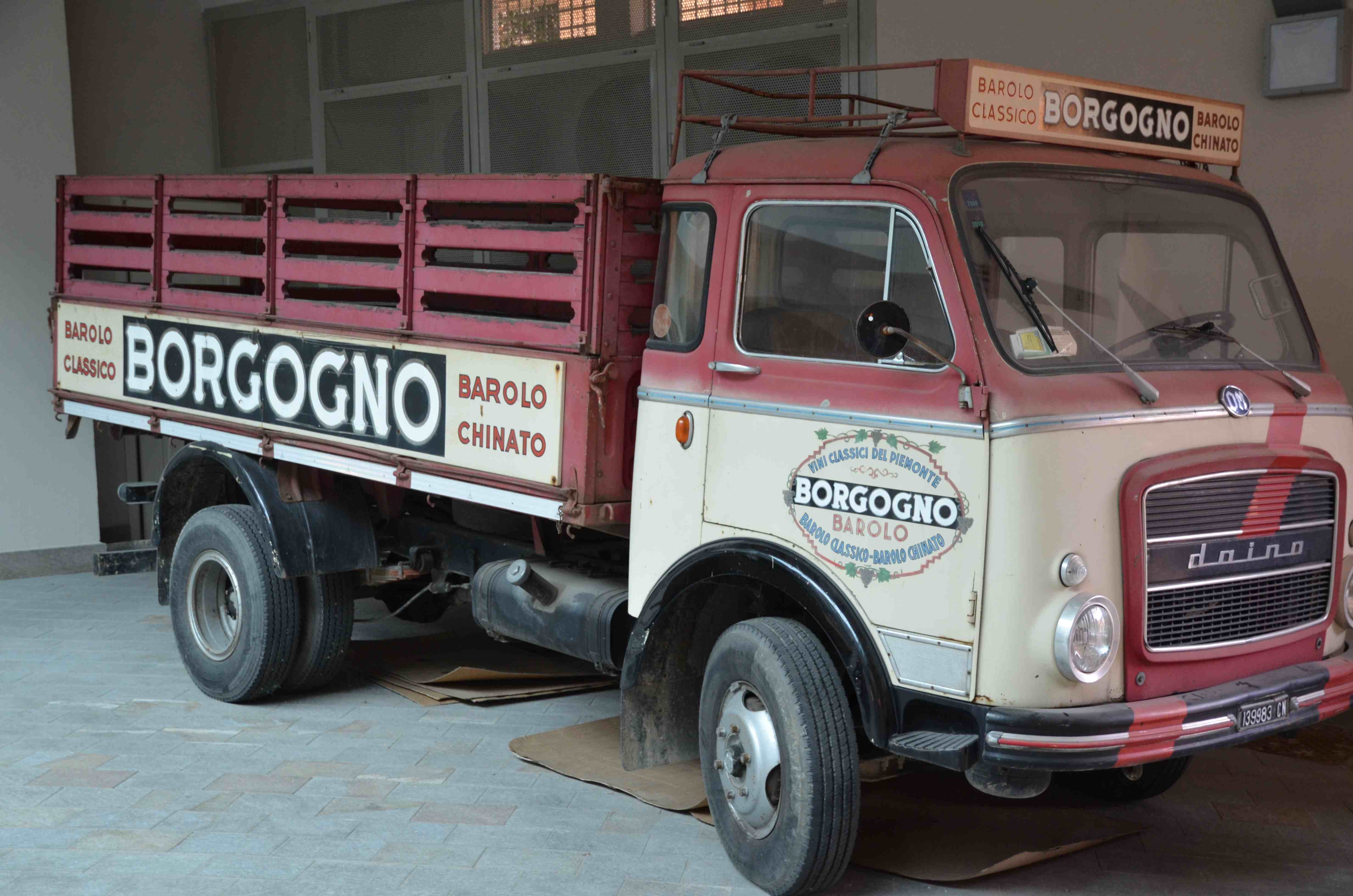 Baroloskolan – Borgogno ett av de klassiska vinhusen